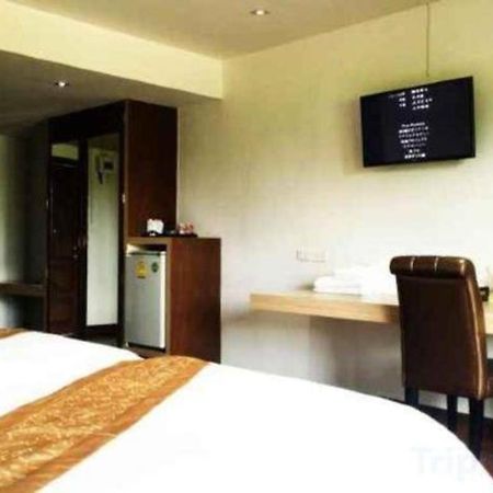 Nh Elegant Hotel Sakon Nakhon Exterior photo