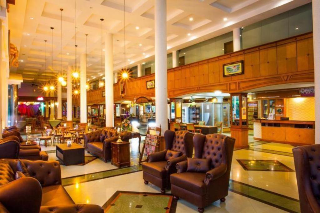 Nh Elegant Hotel Sakon Nakhon Exterior photo