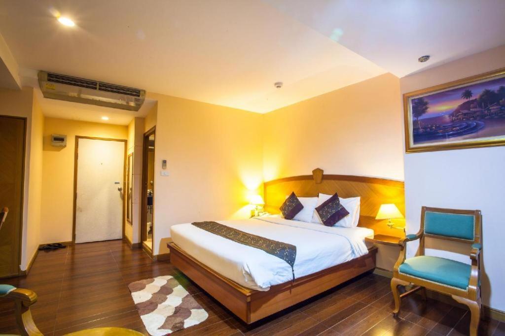 Nh Elegant Hotel Sakon Nakhon Exterior photo