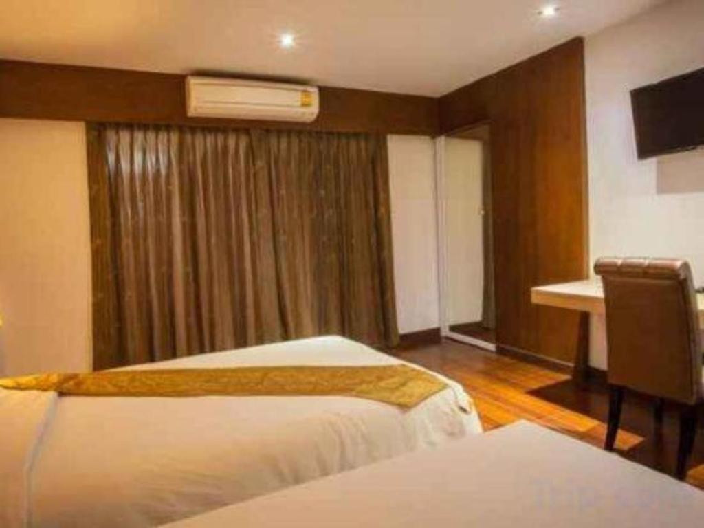 Nh Elegant Hotel Sakon Nakhon Exterior photo