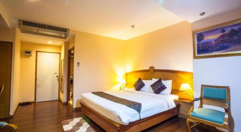 Nh Elegant Hotel Sakon Nakhon Exterior photo
