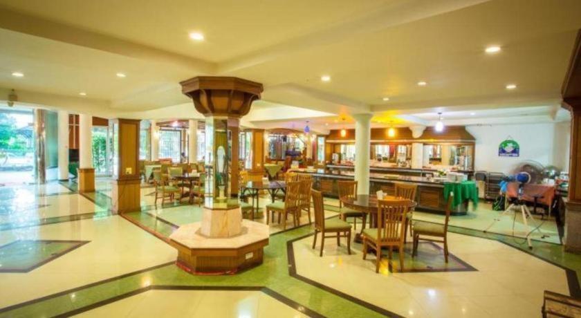 Nh Elegant Hotel Sakon Nakhon Exterior photo