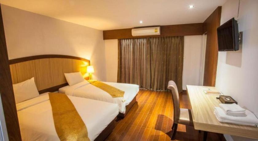 Nh Elegant Hotel Sakon Nakhon Exterior photo