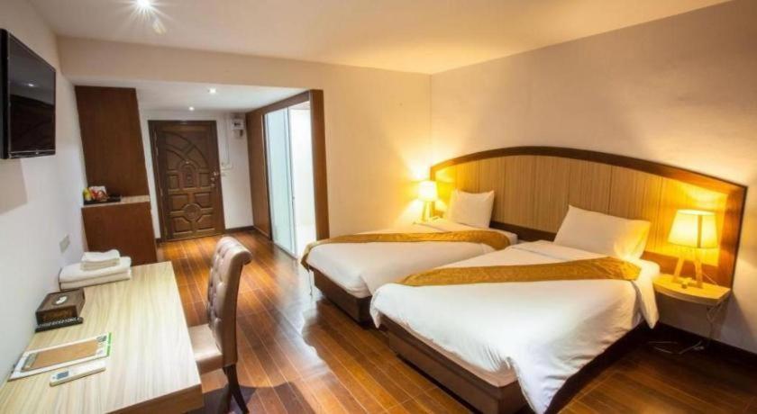 Nh Elegant Hotel Sakon Nakhon Exterior photo