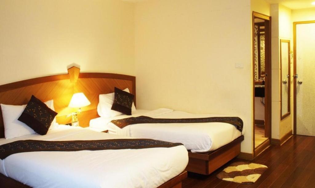 Nh Elegant Hotel Sakon Nakhon Exterior photo